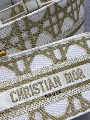Dior M1328 Hat Basket Bag White and Gold-Tone Macrocannage Embroidery - Default Title - View 4