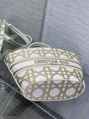 Dior M1328 Hat Basket Bag White and Gold-Tone Macrocannage Embroidery - Default Title - View 7