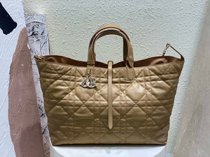 Dior M2820 Large Dior Toujours Bag Apricot Macrocannage Calfskin - Default Title - View 2