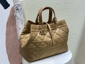 Dior M2820 Large Dior Toujours Bag Apricot Macrocannage Calfskin - Default Title - View 4