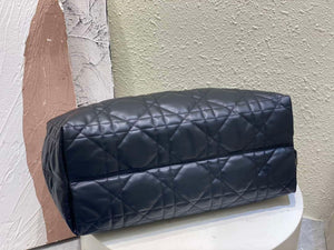 Dior M2820 Large Dior Toujours Bag Black Macrocannage Calfskin - Default Title - View 6