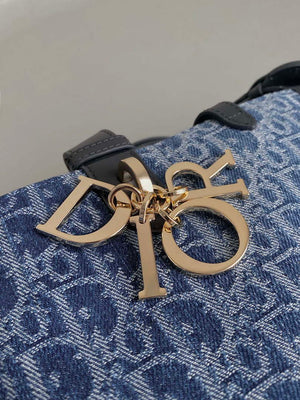 Dior M2821 Medium Dior Toujours Bag Blue Denim Dior Oblique Jacquard - Default Title - View 4