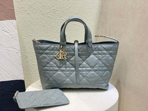 Dior M2821 Medium Dior Toujours Bag Blue Macrocannage Calfskin - Default Title - View 1