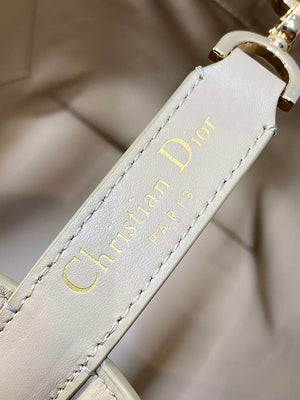 Dior M2836 Medium Dior Toujours Vertical Tote Bag Apricot Macrocannage Calfskin - Default Title - View 6