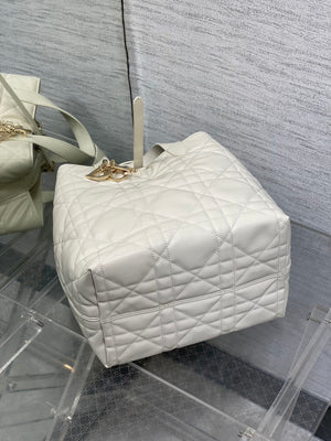 Dior M2836 Medium Dior Toujours Vertical Tote Bag White Macrocannage Calfskin - Default Title - View 7