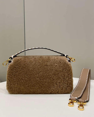 Fendi 8BR600 Baguette Medium Re-Edition bag in camel lam¨¦ sheepskin - Default Title - View 2