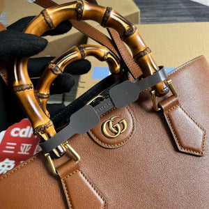 Gucci 750394 Gucci Diana Medium Tote Bag Cuir leather - Default Title - View 5