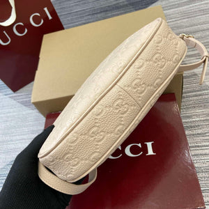 Gucci 820453 GG Emblem Medium Shoulder bag Beige - Default Title - View 9