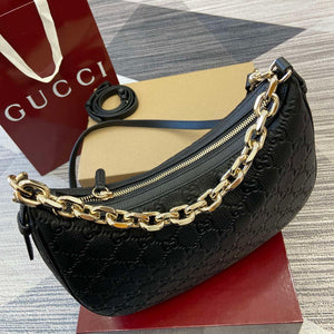 Gucci 820453 GG Emblem Medium Shoulder bag Black - Default Title - View 4