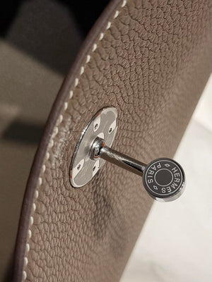 Hermes H073428 Lindy 26 Clemence TC Bag H232003 - Default Title - View 8