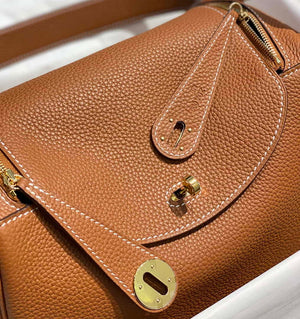Hermes H073428 Lindy Bag 26 30 H231938 - 26 cm: 26 x 18 x 14 cm / Gold - View 6