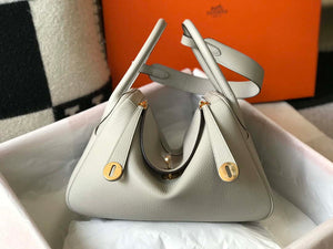 Hermes H073428 Lindy Bag 26 30 H231943 - 26 cm: 26 x 18 x 14 cm / Gold - View 1