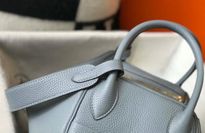 Hermes H073428 Lindy Bag 26 30 H231949 - 26 cm: 26 x 18 x 14 cm / Gold - View 5