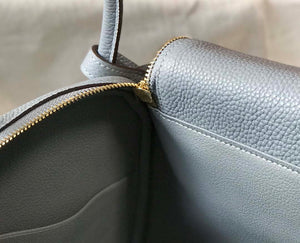 Hermes H073428 Lindy Bag 26 30 H231949 - 26 cm: 26 x 18 x 14 cm / Gold - View 9