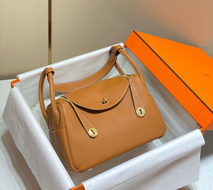 Hermes H073428 Lindy Bag 26 30 H231954 - 26 cm: 26 x 18 x 14 cm / Gold - View 1