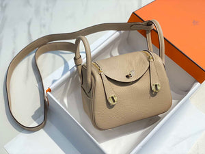 Hermes H079086 Lindy Mini Bag 19cm H231935 - Default Title - View 1