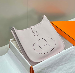 Hermes H083435 Evelyne III 29 Shoulder Bag Silver Hardware Light Purple - Default Title - View 1