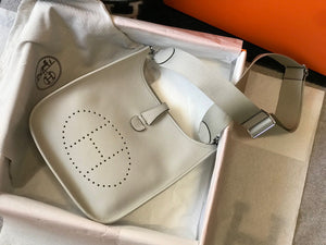 Hermes H083435 Evelyne III 29 Shoulder Bag Silver Hardware White Gray - Default Title - View 3
