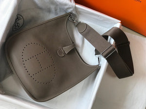 Hermes H083435 Evelyne III 29 Shoulder Bag Silver Hardware Dark Gray - Default Title - View 4
