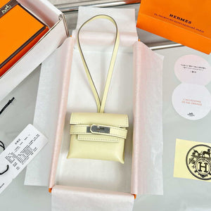 Hermes H084665CK0U Kellyfestival charm Kelly bag charm in Swift calfskin H88907 - Gold - View 10