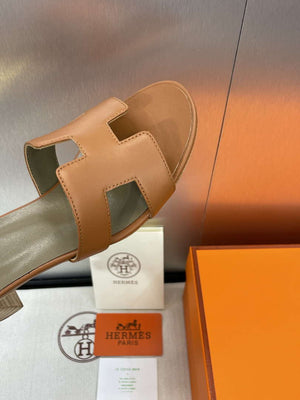 Hermes H141146Zv5K360 Women Oasis sandal smooth Calfskin H33685 - Euro 34=US 3 - View 7