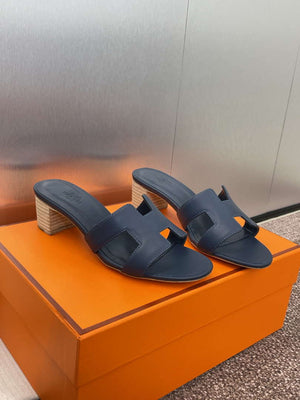 Hermes H141146Zv5K360 Women Oasis sandal smooth Calfskin H33687 - Euro 34=US 3 - View 3