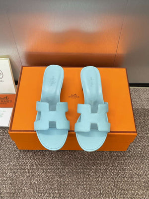 Hermes H141146Zv5K360 Women Oasis sandal smooth Calfskin H33690 - Euro 34=US 3 - View 1