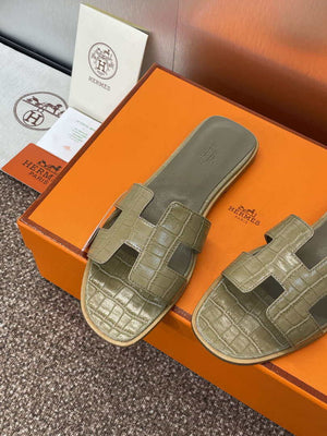 Hermes H202272ZvX3360 Women Crocodile calfskin Oran Sandal H33650 - Euro 34=US 3 - View 4