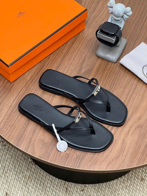 Hermes H261038ZvL1390 Miss sandal Black - Euro 34=US 3 - View 2