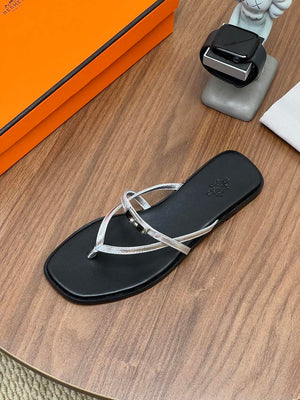 Hermes H261038ZvL1390 Miss sandal Black & Silver - Euro 34=US 3 - View 1