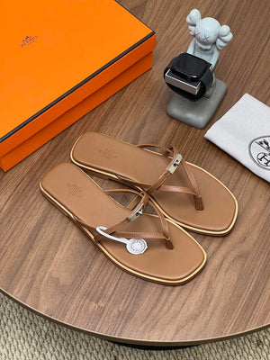Hermes H261038ZvL1390 Miss sandal Brown - Euro 34=US 3 - View 3