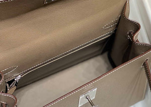 Hermes Sellier Kelly Epsom Leather Bag H213003 - Gold / 25cm x17 x 7 cm - View 18