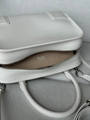 Loewe A039AS0X01 Small Amazona 180 bag in soft calfskin White - Default Title - View 7