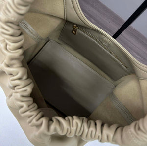 Loewe A914Q37X01 Medium Squeeze bag in nappa lambskin Clay Green - Default Title - View 8