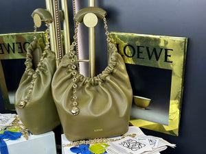 Loewe A914Q37X01 Medium Squeeze bag in nappa lambskin Green - Default Title - View 1