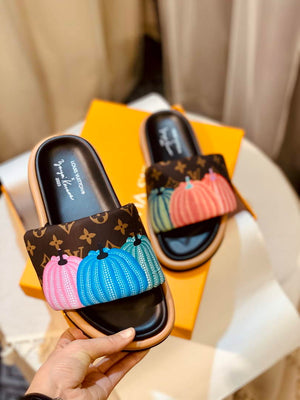 Louis Vuitton 1ABD91 LV x YK Pool Pillow Flat Comfort Mule L68350 - 35 - View 1