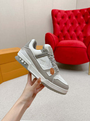 Louis Vuitton 1ABLUR Men Women's LV Trainer Sneaker L62470 - Fmale-Euro 35=US 4 - View 3