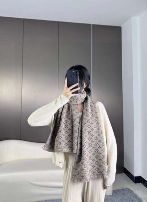 Louis Vuitton Classic Cashmere Scarf L60362 - Default Title - View 2