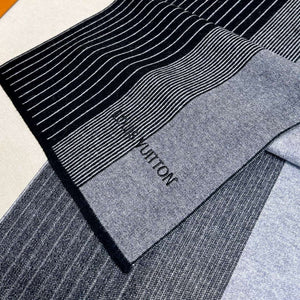 Louis Vuitton Classic Plaid Jacquard Cashmere Scarf L60381 - Default Title - View 7