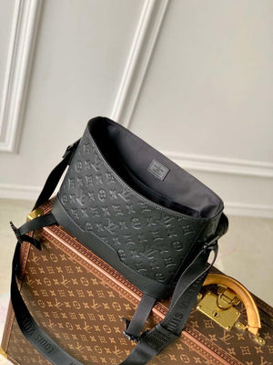 Louis Vuitton LV M25121 Messenger Voyager PM Black - Default Title - View 9