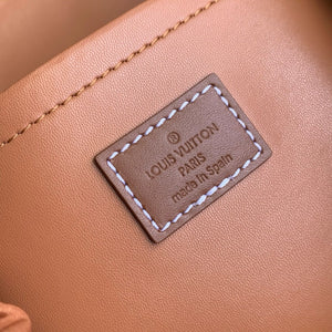 Louis Vuitton LV M28380 Montsouris Cargo Backpack Brown ostrich pattern - Default Title - View 8