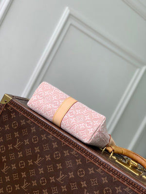 Louis Vuitton LV M2A382 Pochette Mia Bag - Default Title - View 4