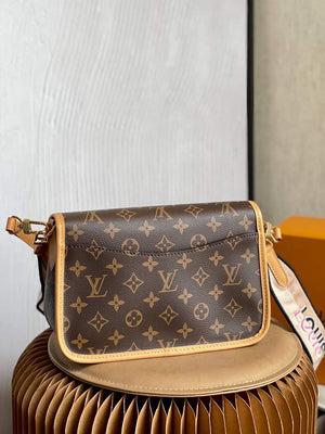 Louis Vuitton LV M45985 Diane Monogram Crossbody bag - Default Title - View 4