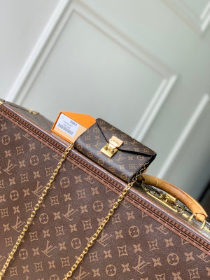 Louis Vuitton LV M4869Z Pouch Metis Belt Bag - Default Title - View 1