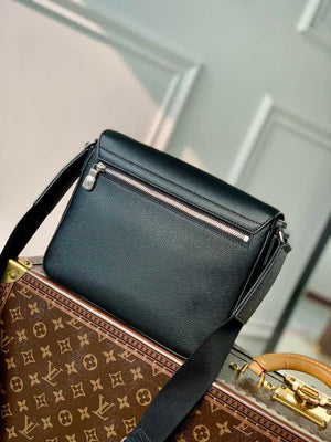 Louis Vuitton M30850 District PM Taiga infini Black - Default Title - View 2