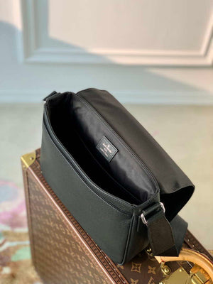 Louis Vuitton M30850 District PM Taiga infini Black - Default Title - View 8