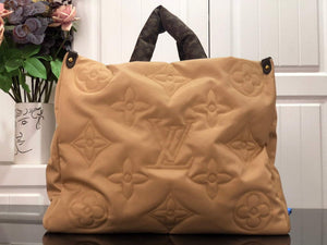 Louis Vuitton M59007 LV M59005 Onthego GM Bag Beige - Default Title - View 1