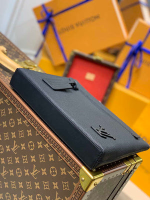 Louis Vuitton M69837 LV Aerogram Pochette iPad Black - Default Title - View 4