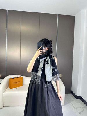 Louis Vuitton Scarves Fashion Scarf L38923 - Default Title - View 1
