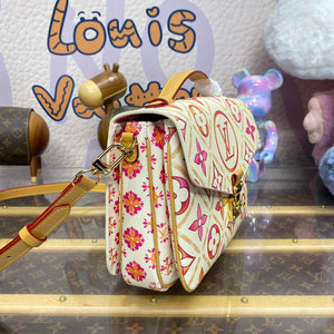 LV M11461 Louis Vuitton Pochette M¨¦tis Handbag Coral - Default Title - View 3
